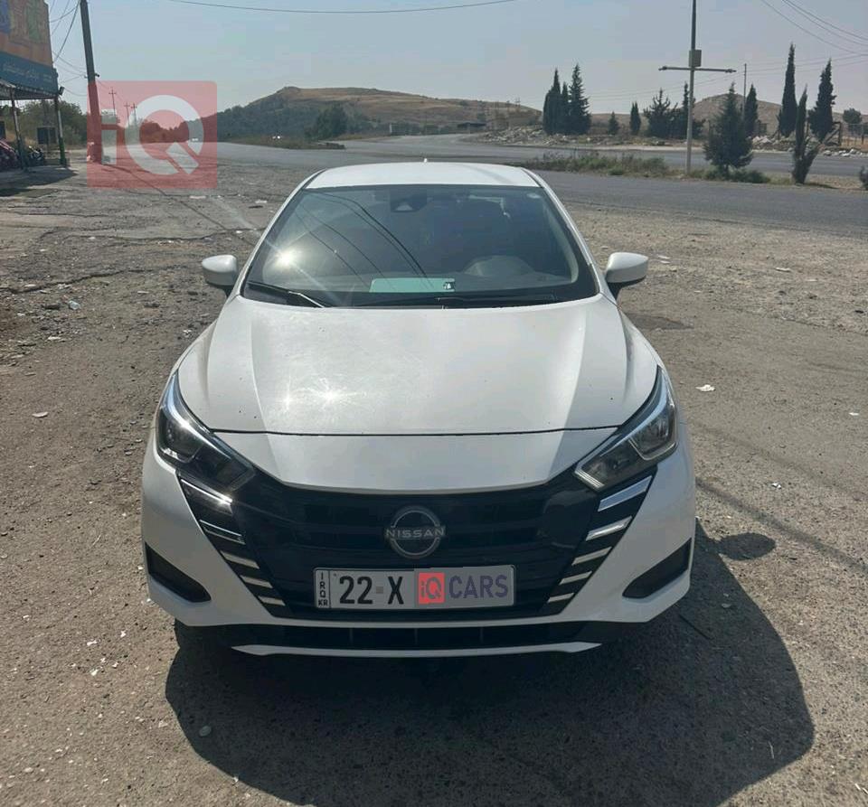 نيسان فيرسا